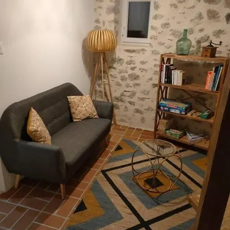 Dom wakacyjny La Maisonette De Raphael Saint-Mamet-la-Salvetat